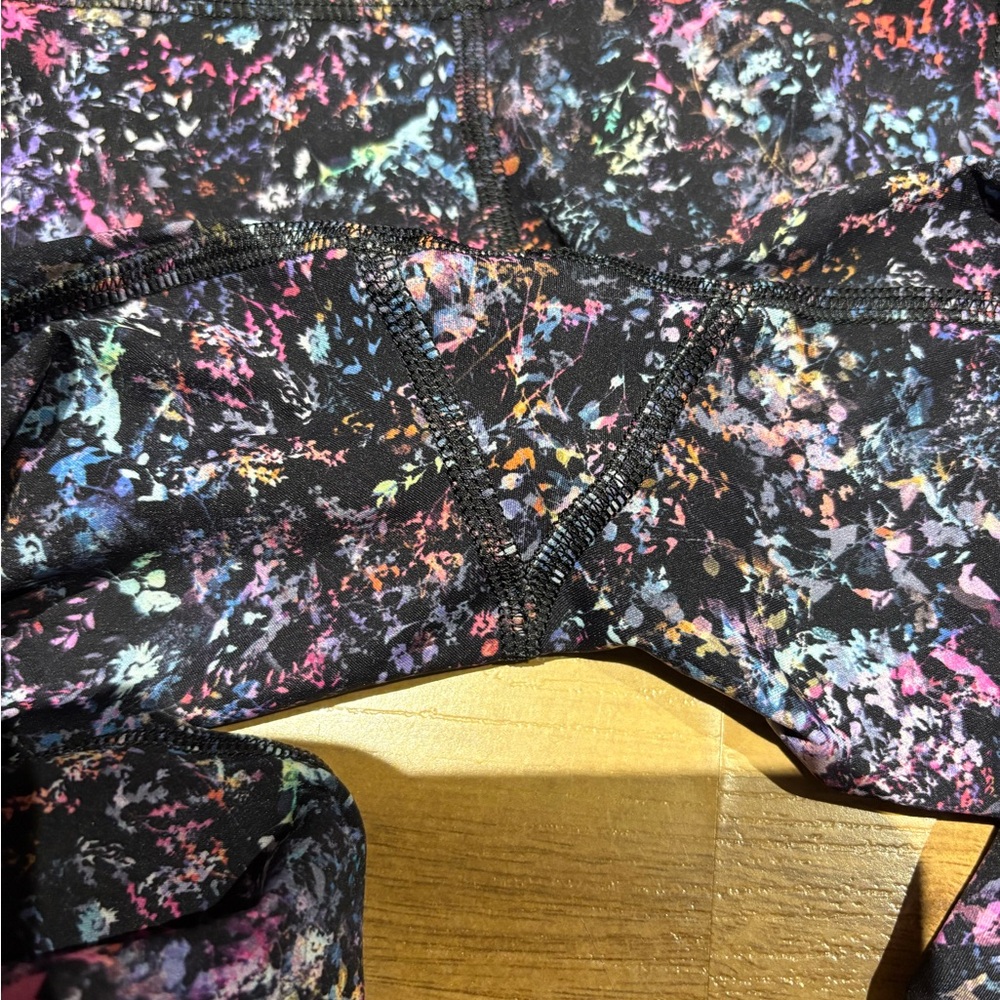 Lululemon Fast and Free High-Rise Crop 23" Floral Spray Multi Size 4 - Picture 4 of 9